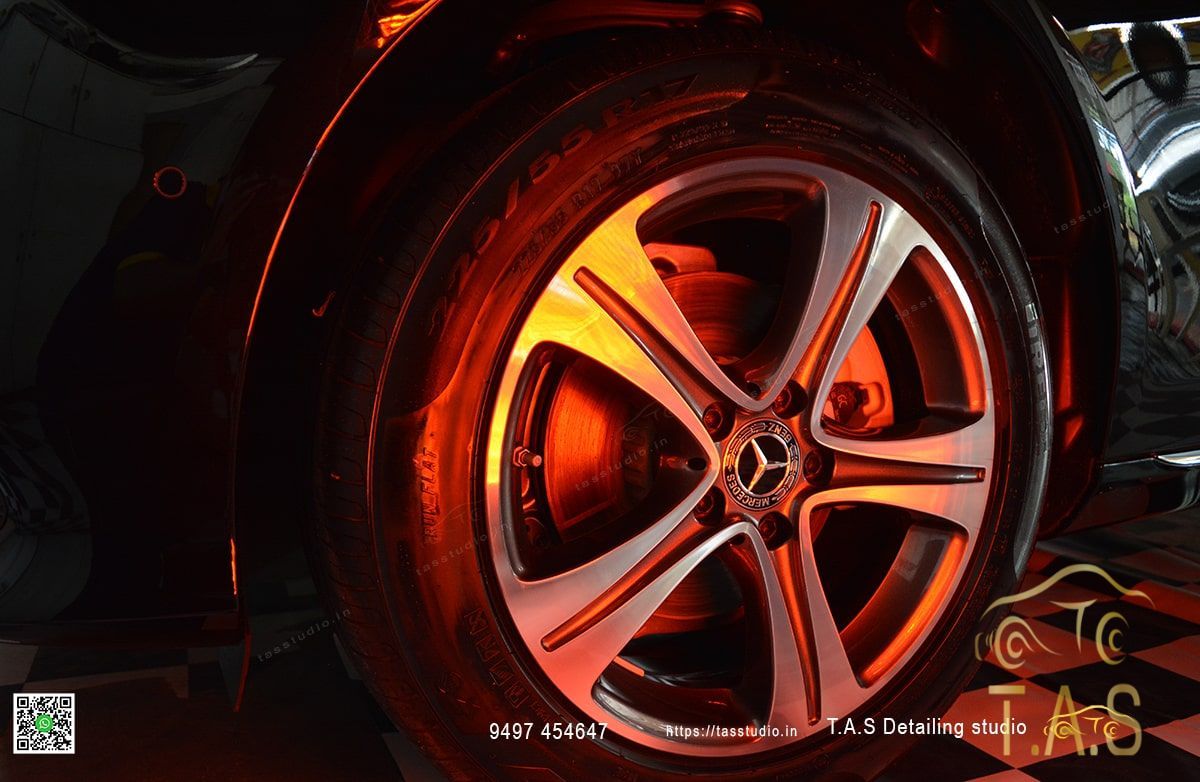 Benz E Class Crystal Serum Light - Photo 3 car detailing result