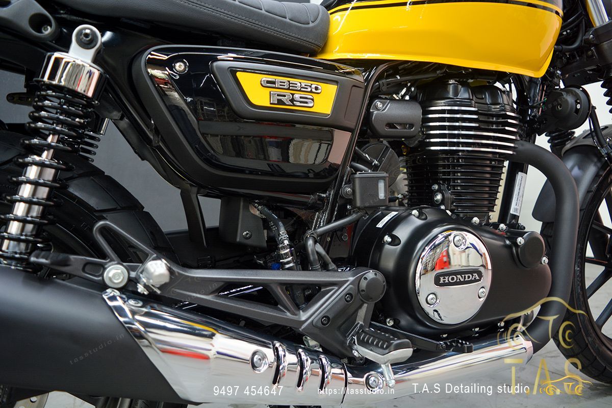 Honda CB350 Ceramic 10H Coating - Photo 3 car detailing result