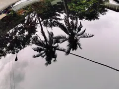 car polish reflection car detailing photo in Trivandrum Kerala